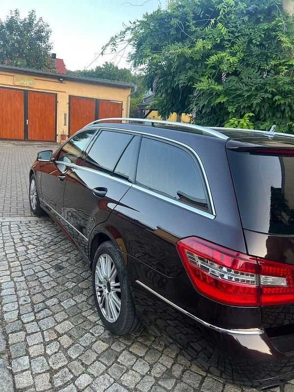 Gebraucht Mercedes E350 Elegance 231 PS (169 kW) 2010 Braun Kombi