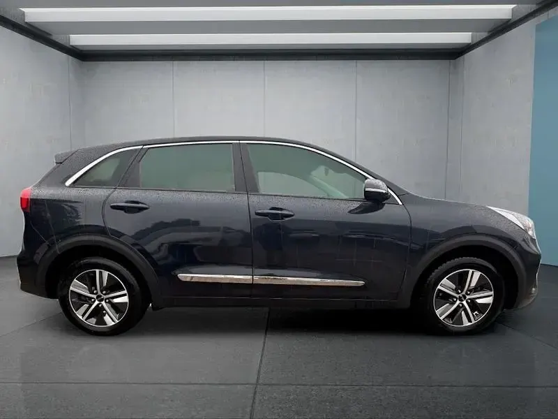 Gebraucht Kia Niro 141 PS (103 kW) 2022 Blau SUV