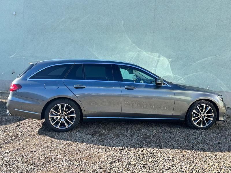 Gebraucht Mercedes E220 194 PS (142 kW) 2018 Grau Limousine