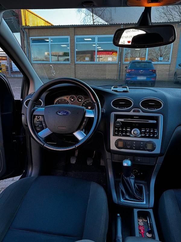 Second-hand Ford Focus 101 CP (74 kW) 2006 Gri Berlinǎ