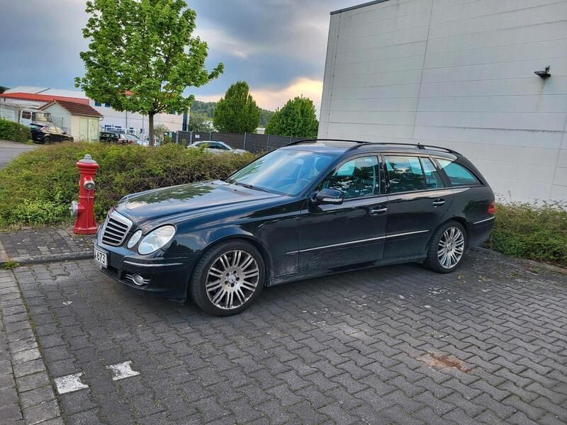 Schwarz Gebraucht 2007 Mercedes E200 Kombi | 3.200 € (Guter Preis) - Bild 1/4