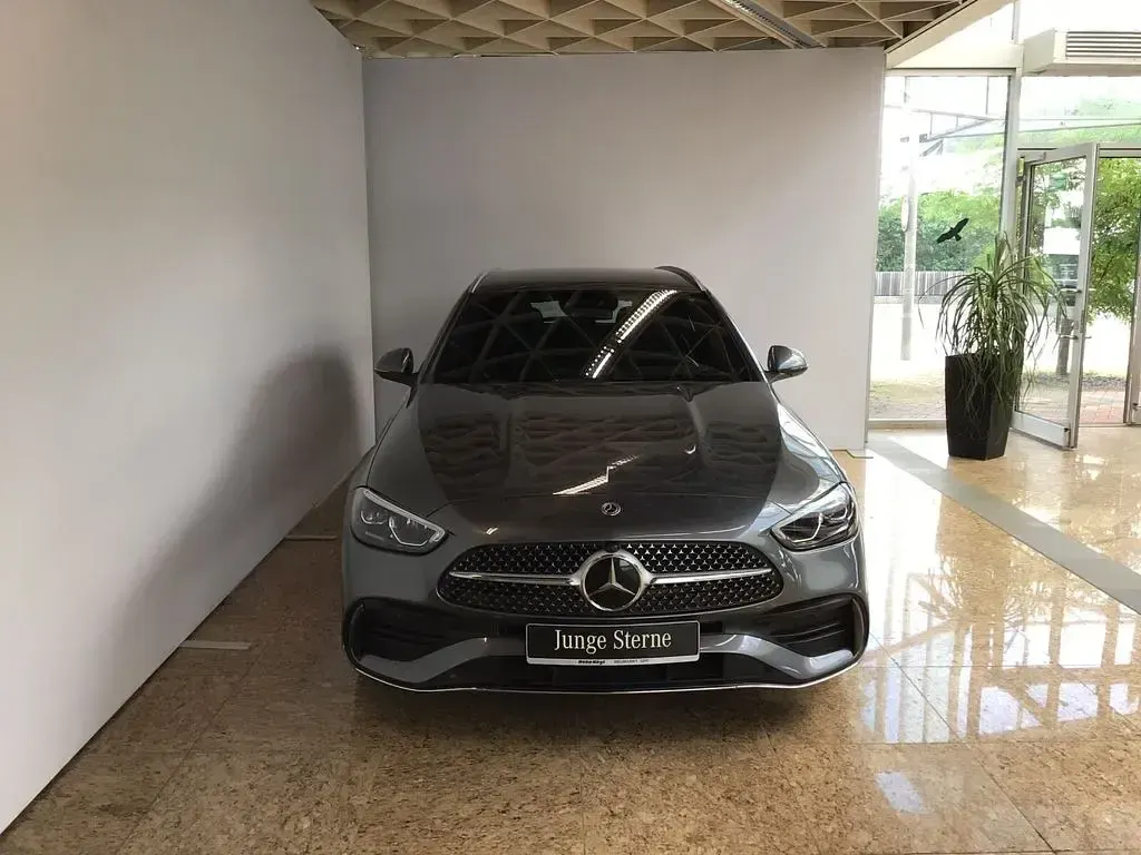 Gebraucht Mercedes C300e AMG line 313 PS (230 kW) 2025 Lack selenitgrau Kombi