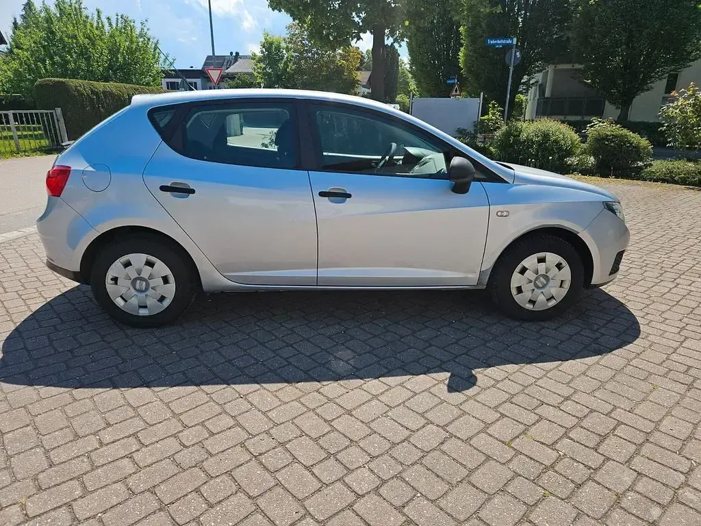 Gebraucht Seat Ibiza Basis 60 PS (44 kW) 2012 Silber Limousine