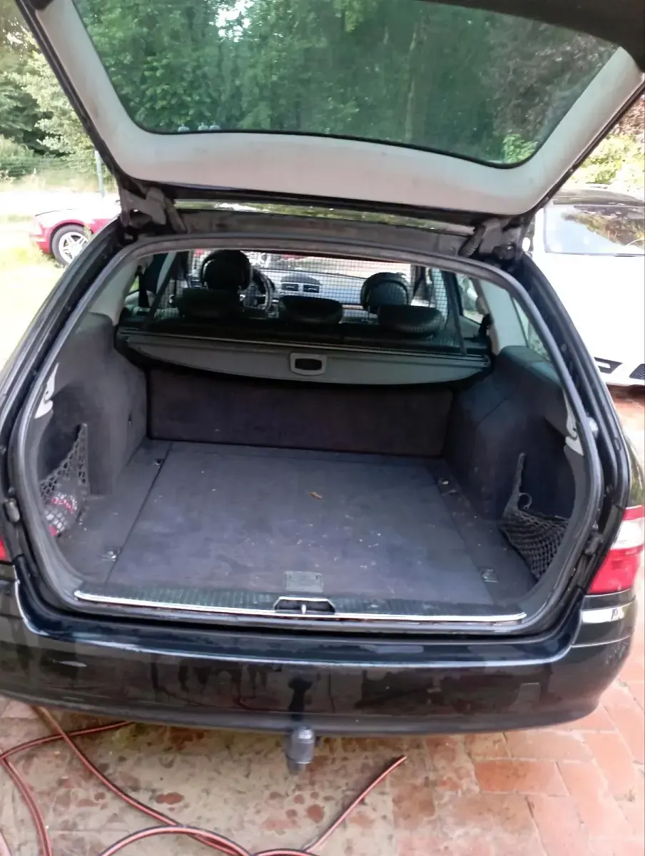 Gebraucht Mercedes E220 150 PS (110 kW) 2004 Schwarz Kombi