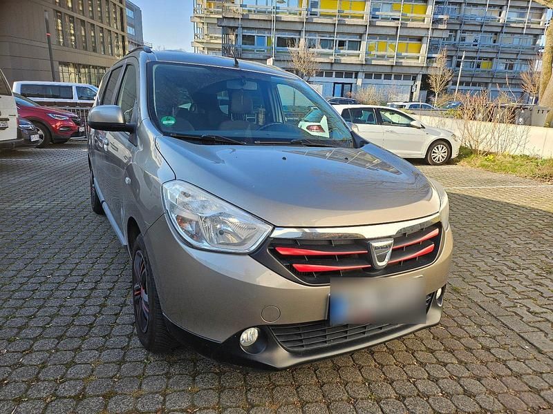 Gebraucht Dacia Lodgy 115 PS (84 kW) 2012 Andere farben Van / Kleinbus