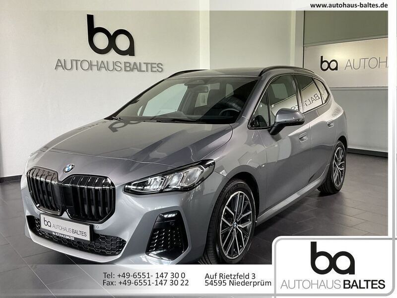Grau Gebraucht 2023 BMW 220 Active Tourer M Sport Van / Kleinbus | 34.850 € (Fairer Preis) - Bild 1/4