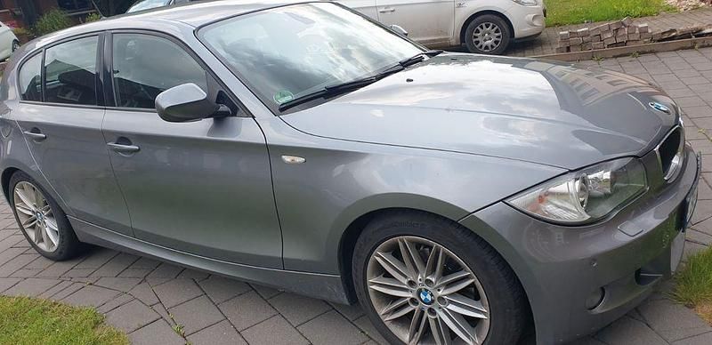 Grau Gebraucht 2010 BMW 116 M Sport Kleinwagen | 5.400 € (Fairer Preis) - Bild 1/4