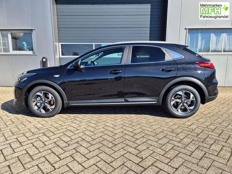 Neu Kia XCeed 150 PS (110 kW) 2026 Zilinaschwarz metallic SUV