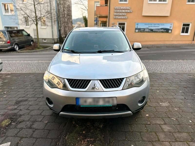 Silber Gebraucht 2007 Mitsubishi Outlander SUV | 3.950 € (Fairer Preis) - Bild 1/4