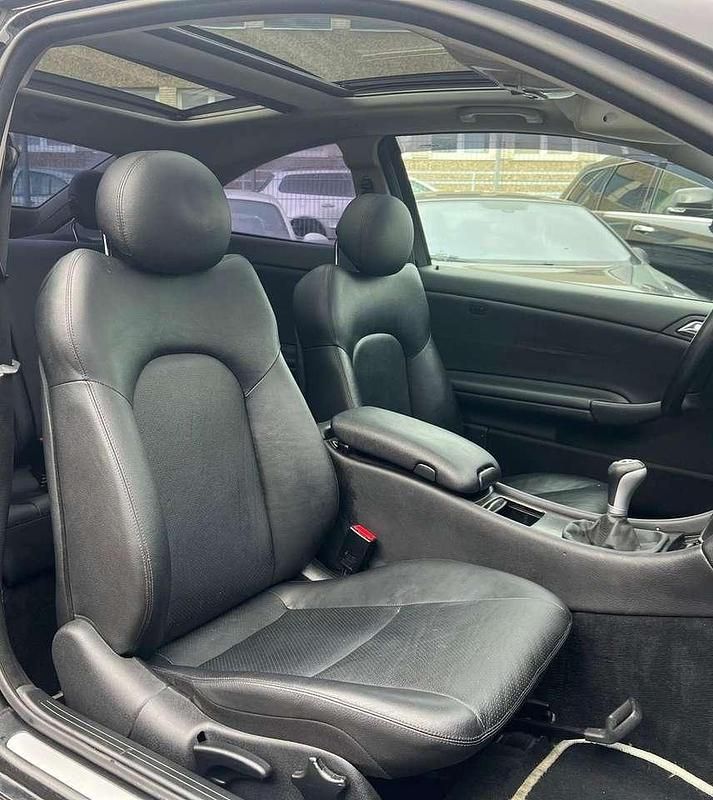 Gebraucht Mercedes C220 177 PS (130 kW) 2007 Schwarz Coupé