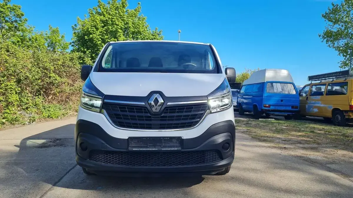 Gebraucht Renault Trafic 95 PS (69 kW) 2020 Weiß Van / Kleinbus