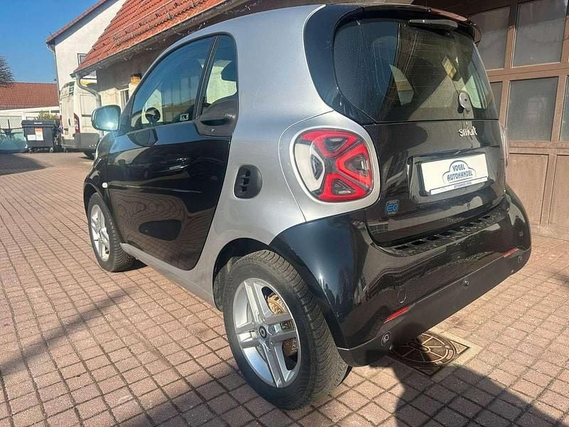 Gebraucht Smart ForTwo Coupé 60 kW (82 PS) 2021 Silber Kleinwagen