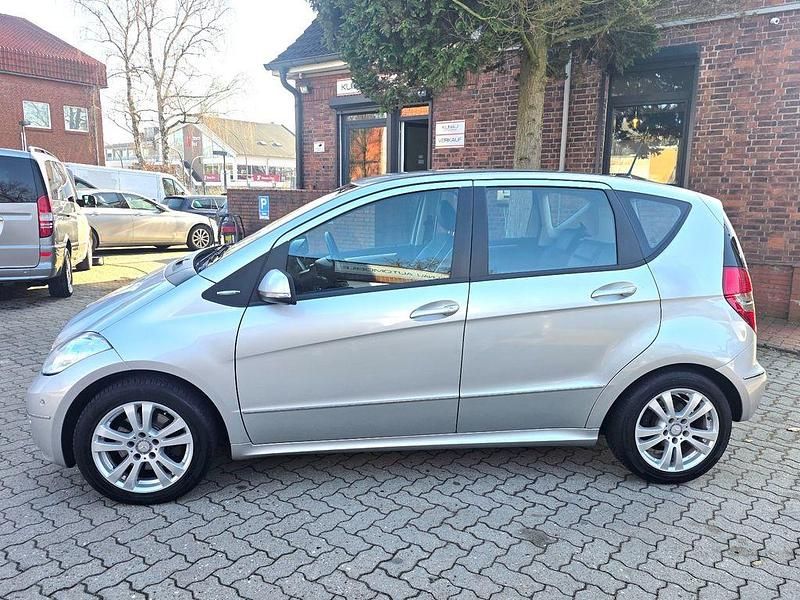 Gebraucht Mercedes A200 140 PS (102 kW) 2012 Silber Limousine