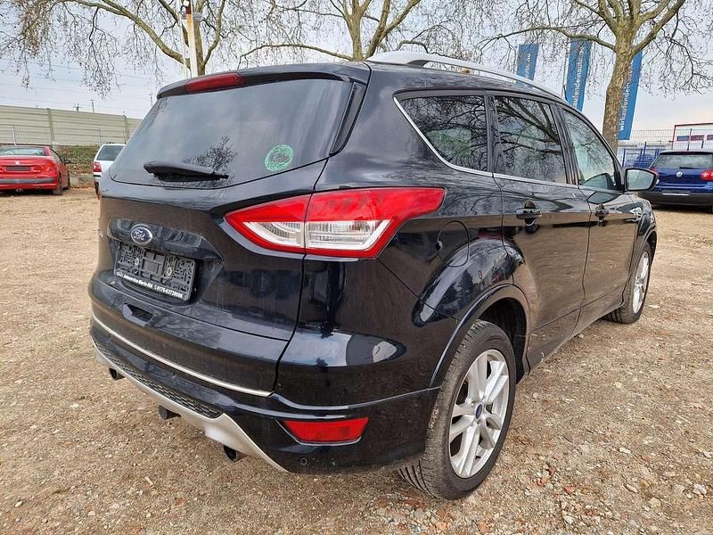Gebraucht Ford Kuga Individual 163 PS (119 kW) 2014 Pantherschwarz metallic SUV