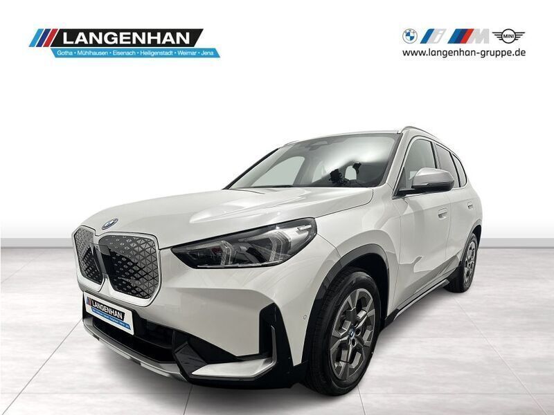 Weiß Gebraucht 2025 BMW iX1 Sport Line SUV | 44.807 € (Fairer Preis) - Bild 1/4