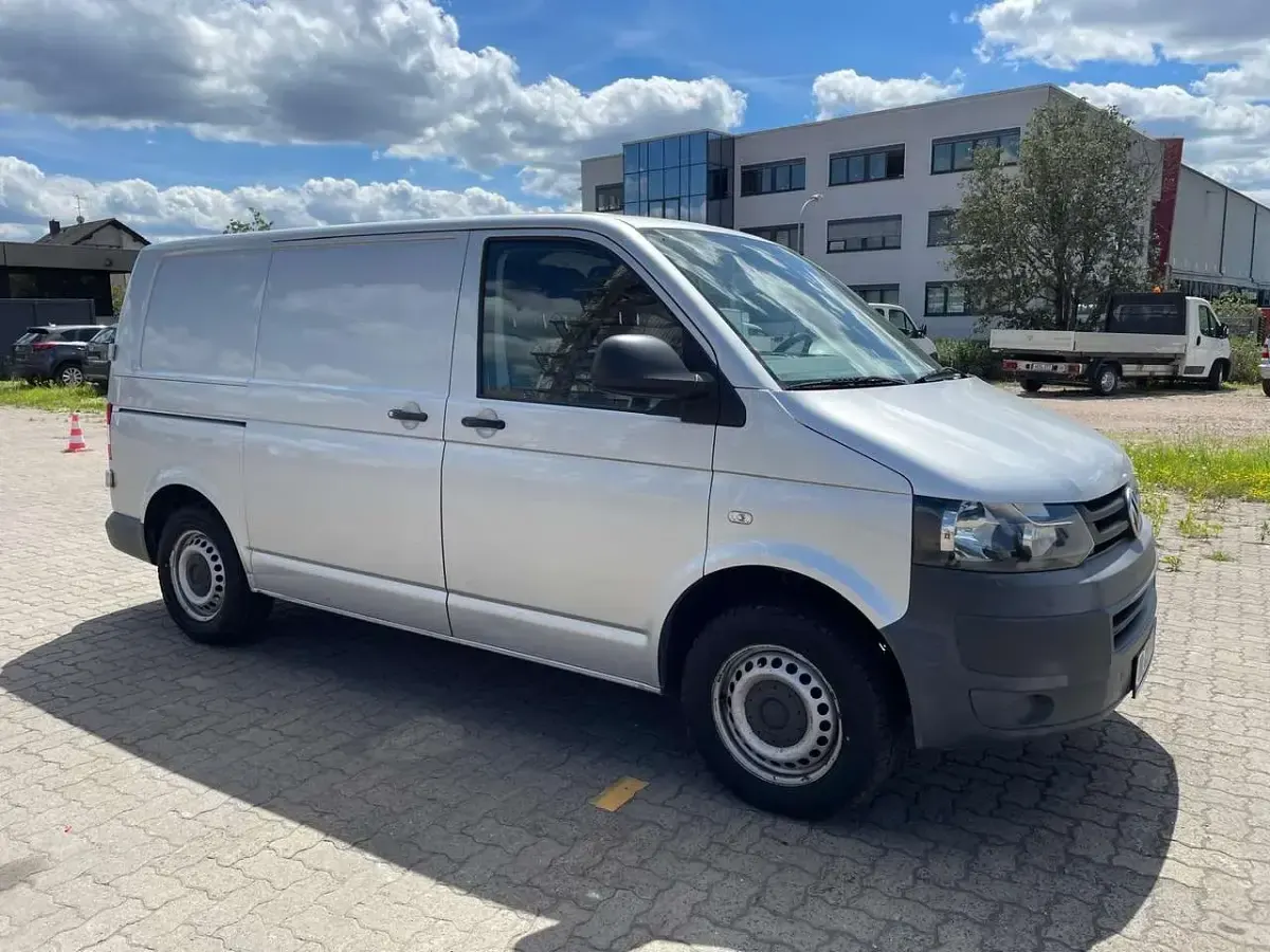 Gebraucht VW Transporter 102 PS (75 kW) 2012 Reflexsilber metallic Van