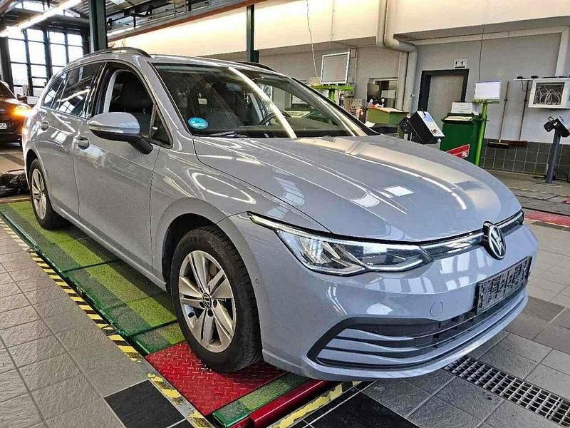 Gebraucht VW Golf VIII Life 116 PS (85 kW) 2021 Grau Kombi