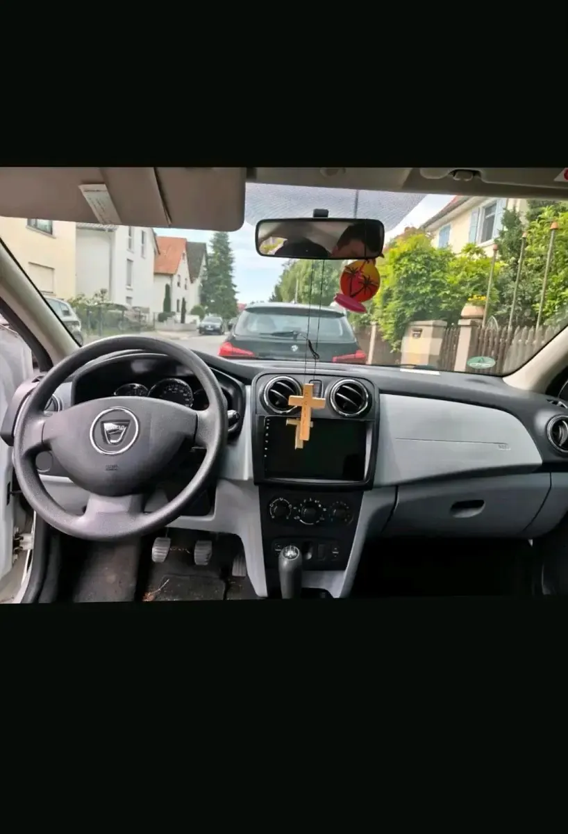 Gebraucht Dacia Sandero 75 PS (55 kW) 2014 Weiß Kleinwagen