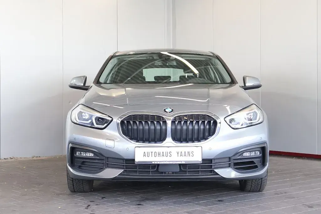 Gebraucht BMW 120 Advantage 178 PS (130 kW) 2024 Grau Kleinwagen