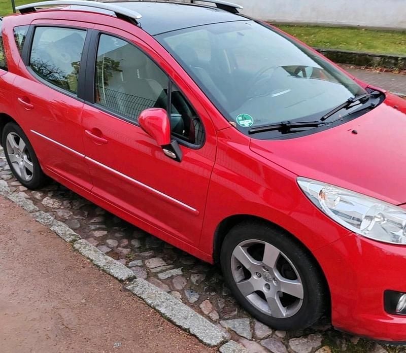 Gebraucht Peugeot 207 73 PS (53 kW) 2008 Rot Kombi