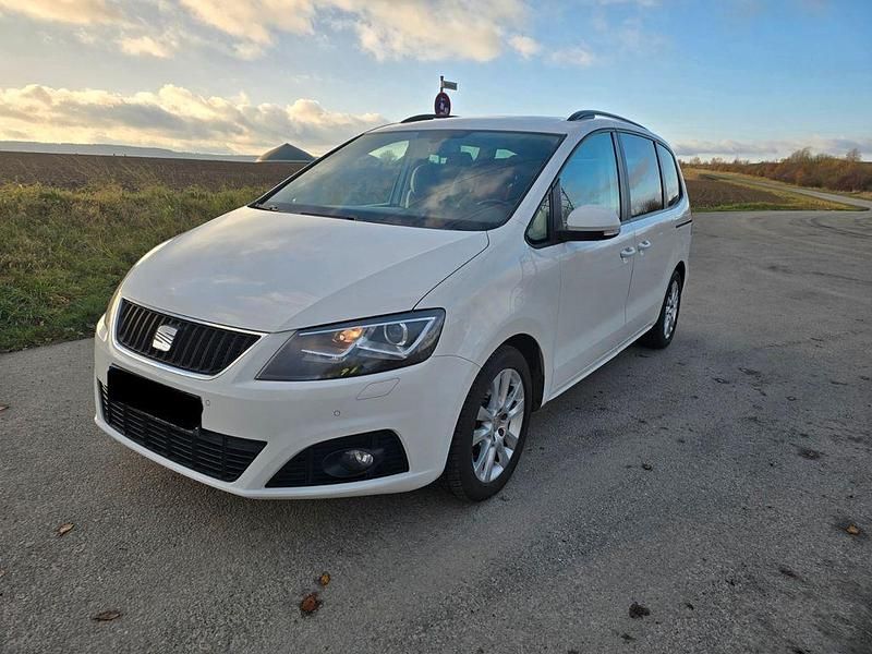 Weiß Gebraucht 2012 Seat Alhambra Style Van / Kleinbus | 14.250 € (Teuer) - Bild 1/4
