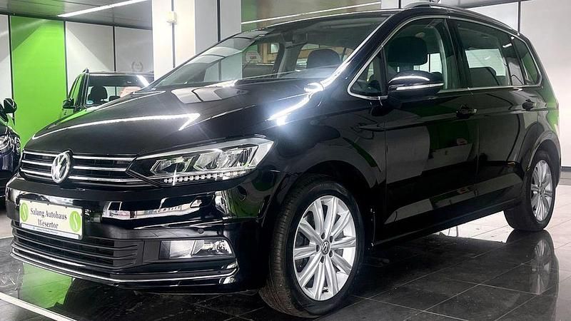 Schwarz Gebraucht 2015 VW Touran Highline Van / Kleinbus | 21.990 € (Fairer Preis) - Bild 1/4