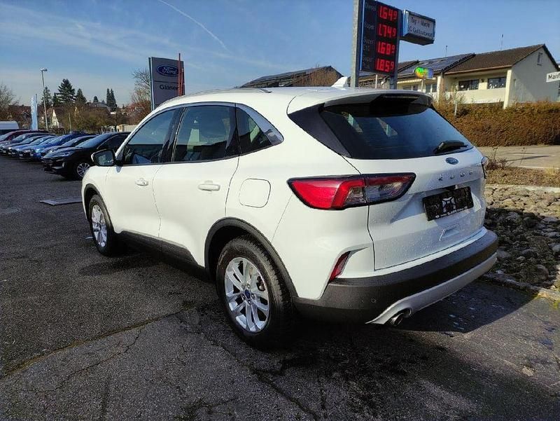 Gebraucht Ford Kuga Titanium 120 PS (88 kW) 2021 Weiß SUV