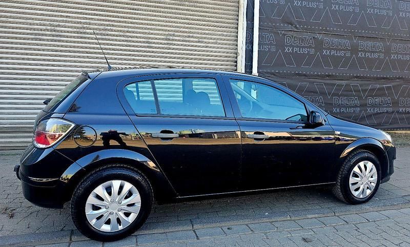 Gebraucht Opel Astra Innovation 90 PS (66 kW) 2009 Schwarz Limousine