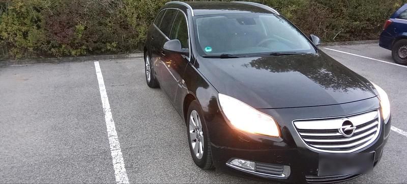 Schwarz Gebraucht 2012 Opel Insignia Kombi | 3.499 € (Guter Preis) - Bild 1/4
