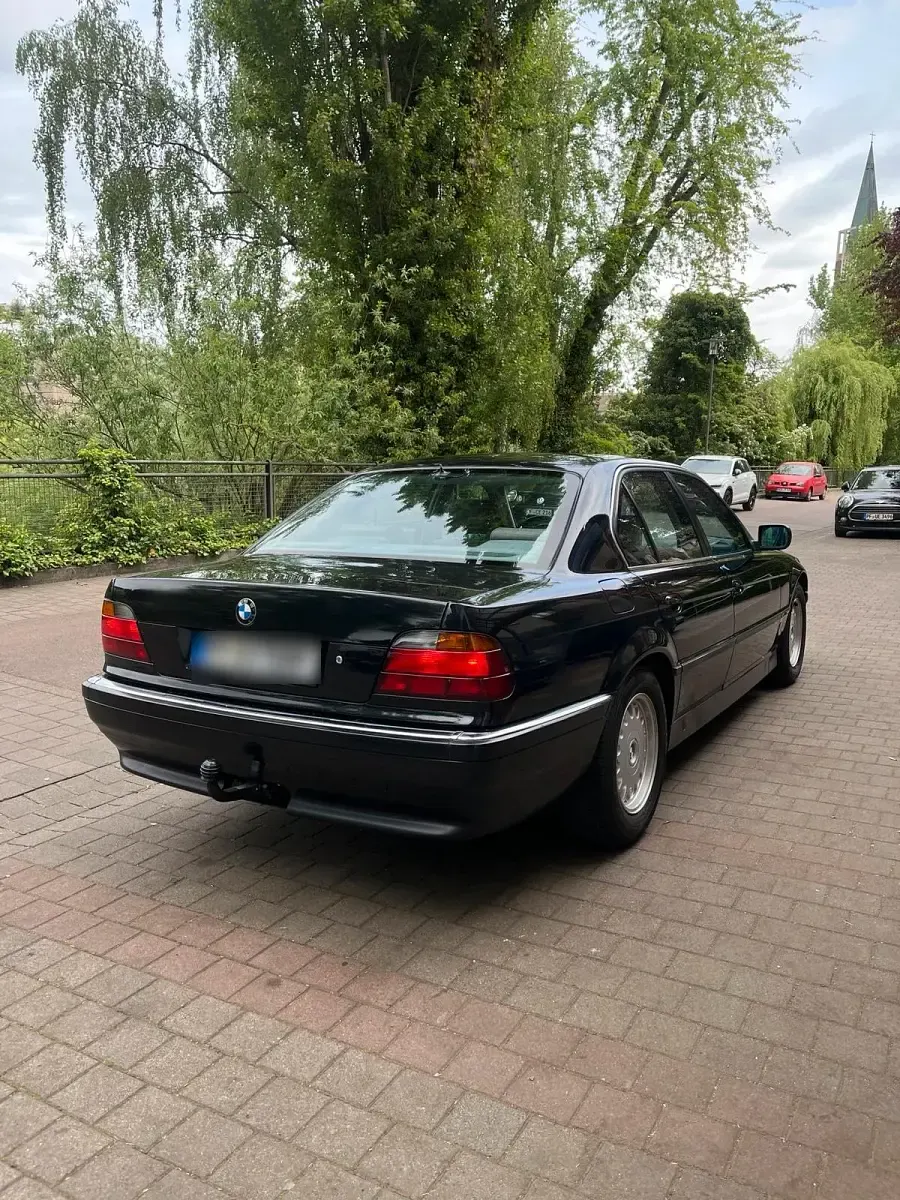 Gebraucht BMW 730 160 PS (117 kW) 1996 Schwarz Limousine