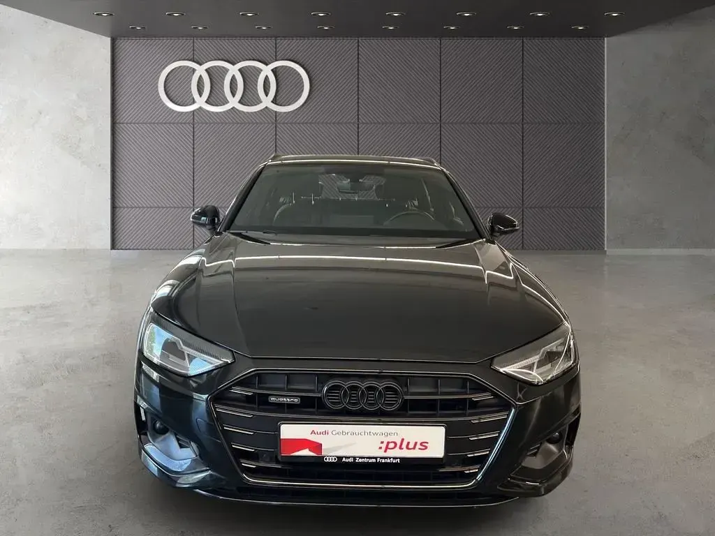 Gebraucht Audi A4 Ambiente 204 PS (150 kW) 2022 Mythosschwarz metallic Kombi