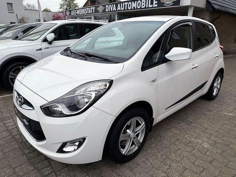 Weiß Gebraucht 2014 Hyundai ix20 Edition Van / Kleinbus | 10.899 € (Fairer Preis) - Bild 1/4