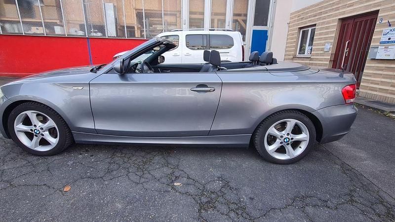 Grau Gebraucht 2012 BMW 118 Cabriolet Advantage Cabrio | 8.900 € (Fairer Preis) - Bild 1/4