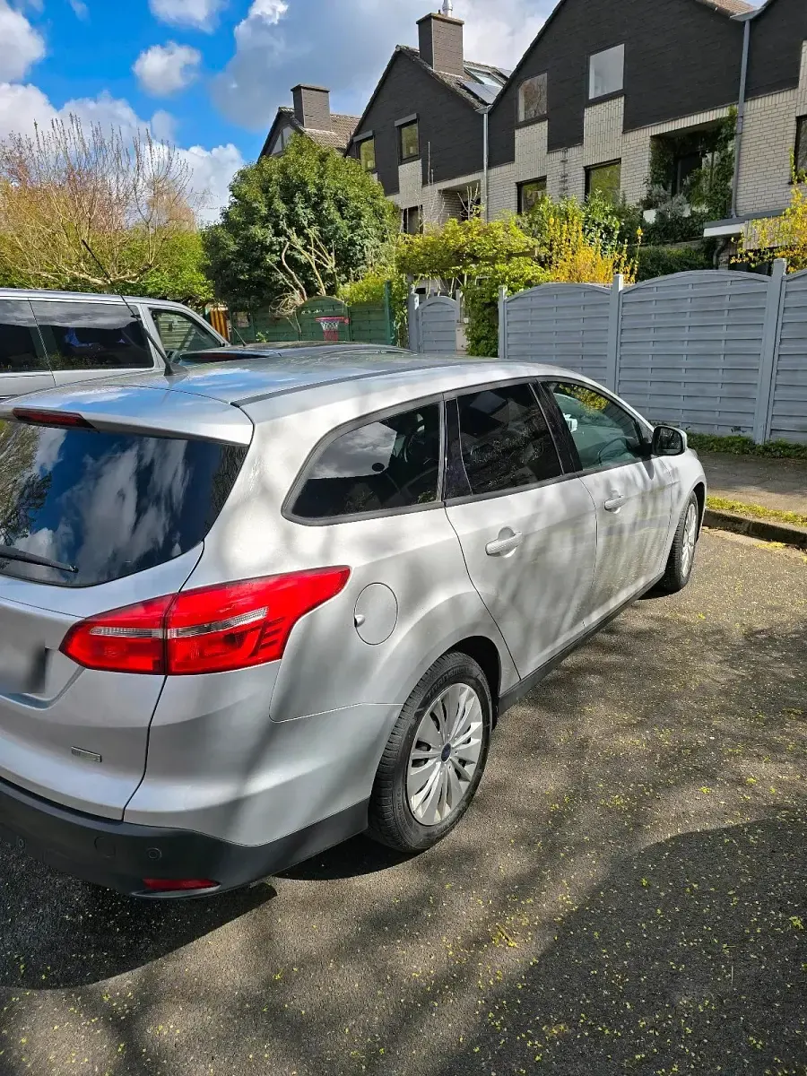 Usata Ford Focus 100 CV (73 kW) 2016 Grigio Station wagon