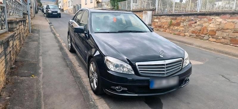 Gebraucht Mercedes C180 156 PS (114 kW) 2010 Schwarz Limousine