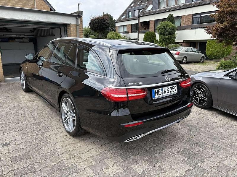 Gebraucht Mercedes E43 AMG AMG 401 PS (294 kW) 2017 Schwarz Limousine