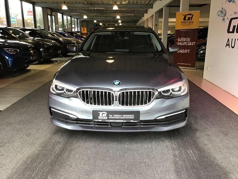 Blau Gebraucht 2017 BMW 520 Sport Line Kombi | 15.999 € (Fairer Preis) - Bild 1/4