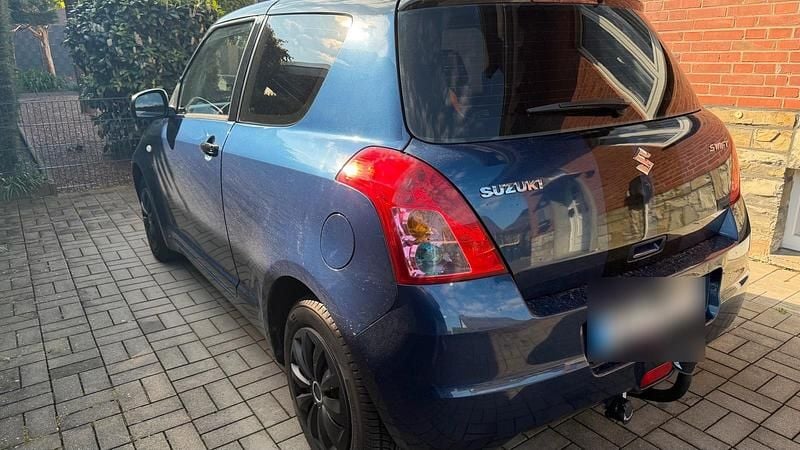 Second-hand Suzuki Swift 94 CP (69 kW) 2008 Albastru Hatchback