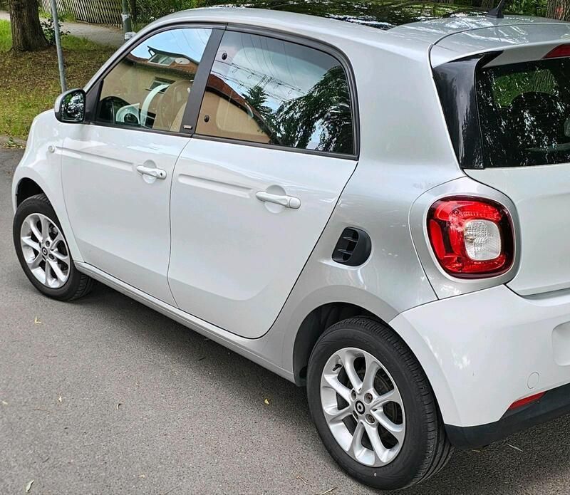 Weiß Gebraucht 2014 Smart ForFour Passion Kleinwagen | 5.150 € (Fairer Preis) - Bild 1/4