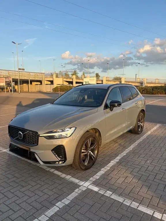 Gebraucht Volvo XC60 Ultimate 235 PS (172 kW) 2022 Grau SUV