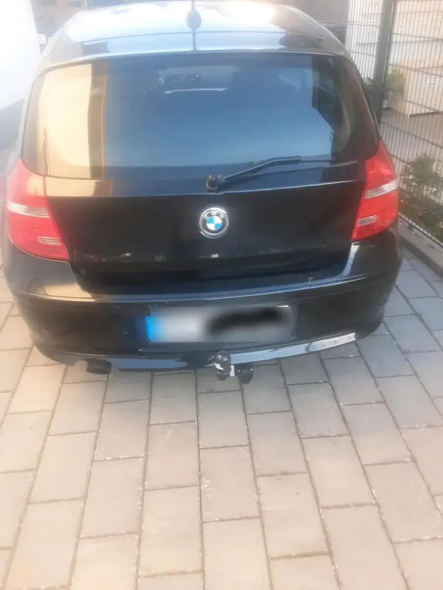 Gebraucht BMW 116 122 PS (89 kW) 2010 Schwarz Kleinwagen