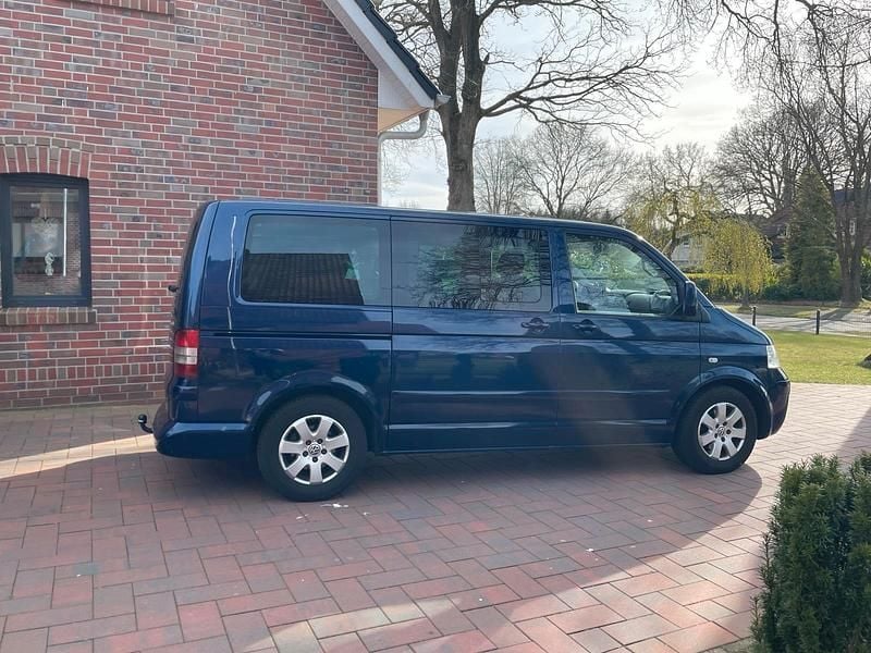 Second-hand VW T5 Highline 174 CP (127 kW) 2003 Albastru Van