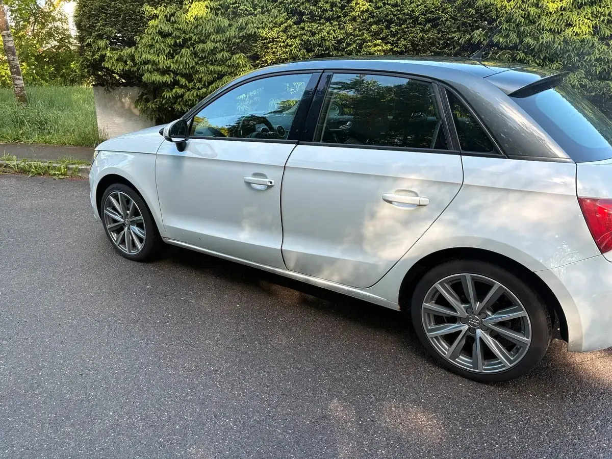 Gebraucht Audi A1 88 PS (64 kW) 2012 Weiß Kleinwagen
