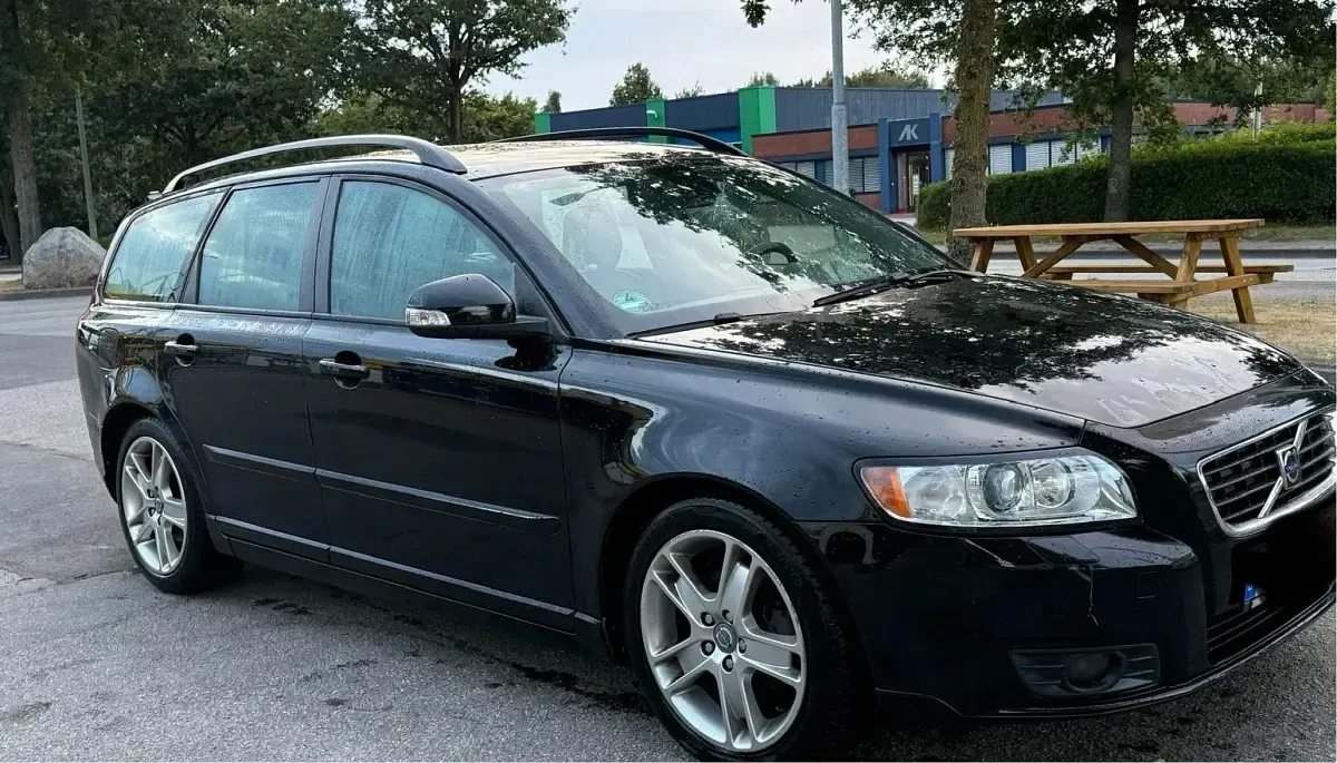 Gebraucht Volvo V50 109 PS (80 kW) 2009 Schwarz Kombi