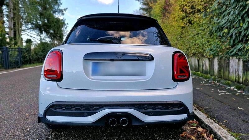 Second-hand Mini Cooper S Classic 178 CP (130 kW) 2022 Argintiu Hatchback