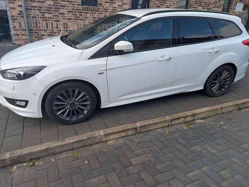 Second-hand Ford Focus ST-Line 140 CP (102 kW) 2017 Alb Break