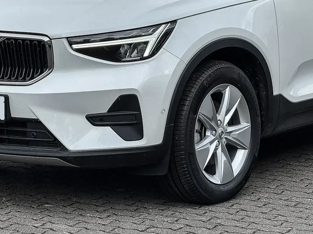Gebraucht Volvo XC40 Core 163 PS (119 kW) 2025 Weiss SUV