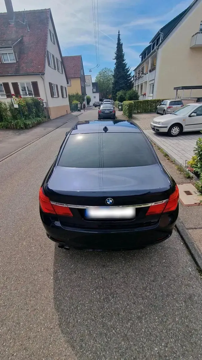 Gebraucht BMW 730 244 PS (179 kW) 2011 Blau Limousine