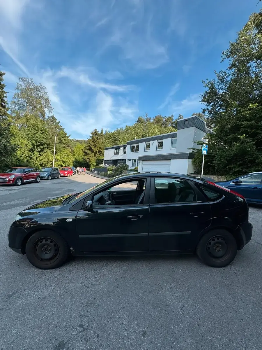 Gebraucht Ford Focus 101 PS (74 kW) 2006 Schwarz Kleinwagen