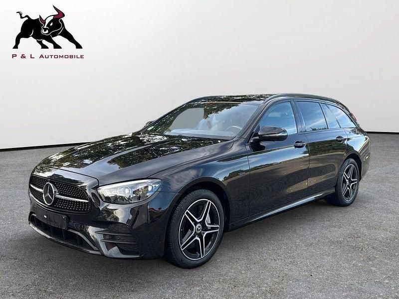 Schwarz Gebraucht 2021 Mercedes E300 AMG line Limousine | 29.900 € (Fairer Preis) - Bild 1/4
